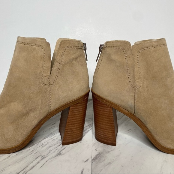 Vince Camuto Welland Tan Suede Bootie 9 1/2 M - Picture 10 of 16